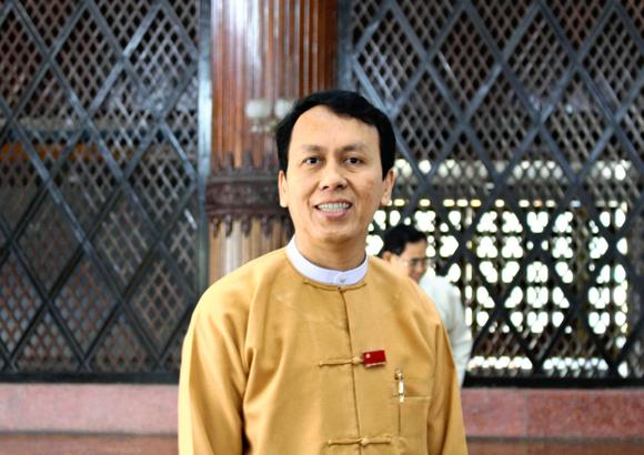 The State Chief Minister of Yangon visited Master Hsin Tao and offered full support for the development of the University of Life and Peace.
