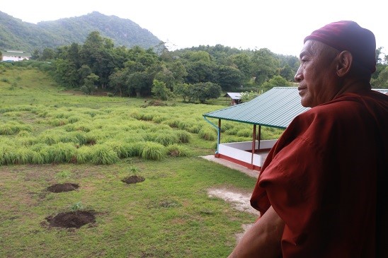 Master Hsin Tao attended the dedication ceremony on the merits of completing the school dormitory, roads, hydropower system and related facilities in Lashio, Myanmar.