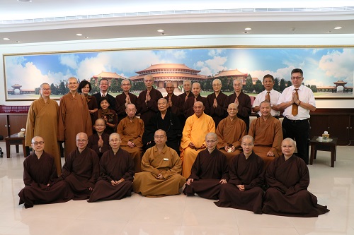 Ven. Master Hsing Yun blessed the initiative of the University for Life and Peace.